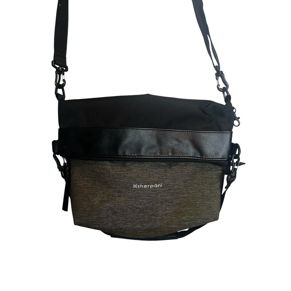 Sherpani Sadie Crossbody Bag Purse Black Green Adjustable Multi Zipper Pockets